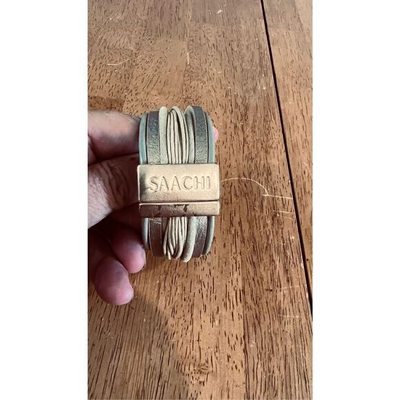 Saachi Tan Tone Genuine Leather Multi Strand Bracelet Magnetic Clasp Gold Charm - Picture 1 of 7